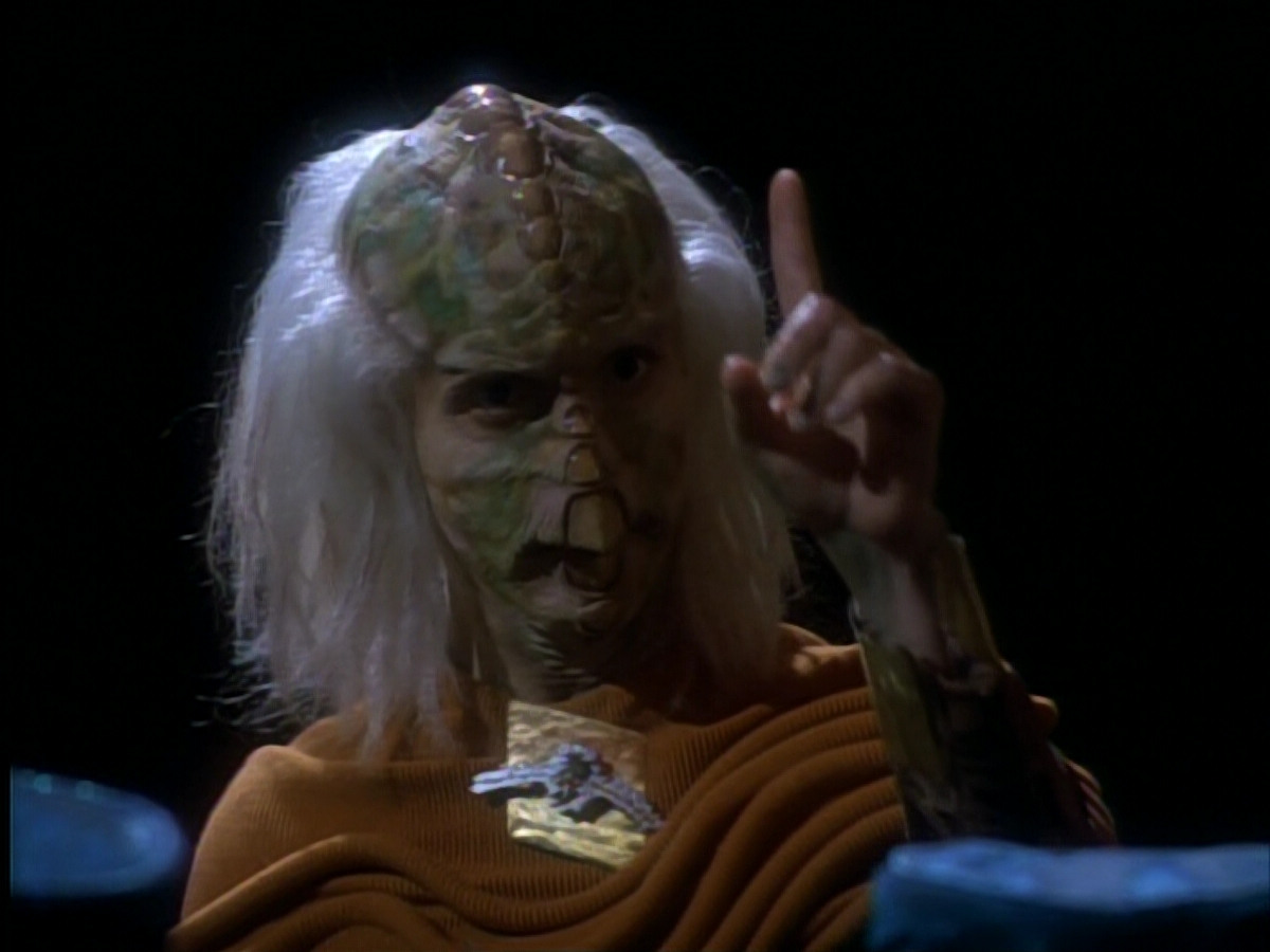 extant_StarTrekDS9_1x07-Q-Less_03114.jpg