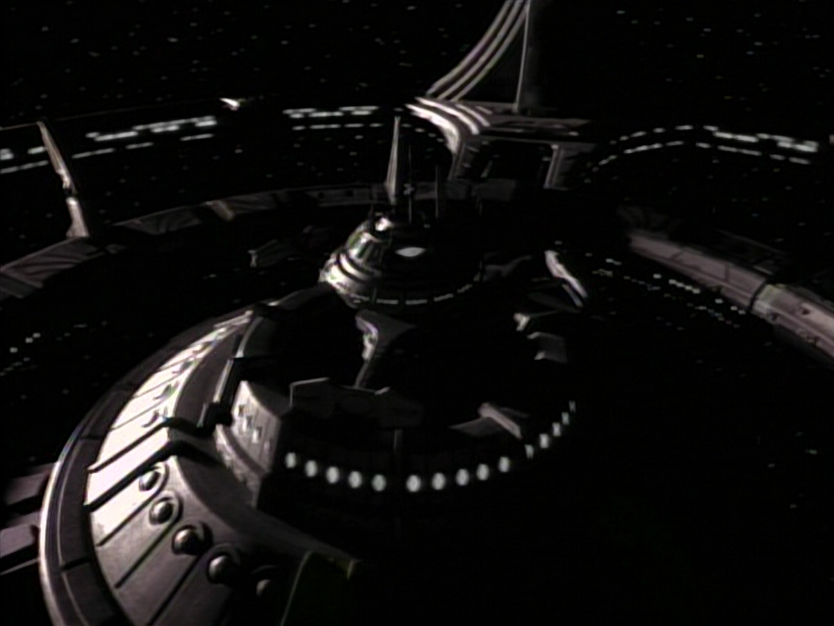 extant_StarTrekDS9_1x08-Dax_00022.jpg