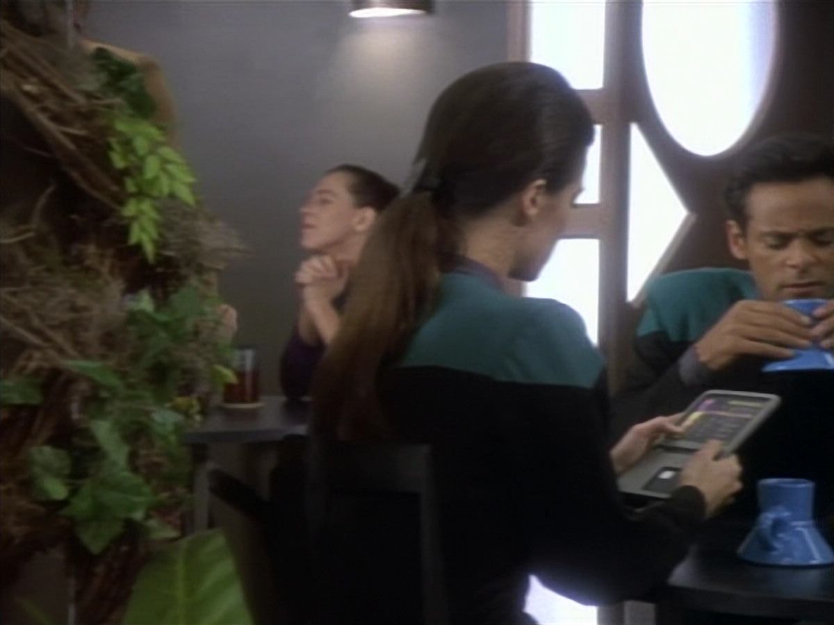 extant_StarTrekDS9_1x08-Dax_00029.jpg