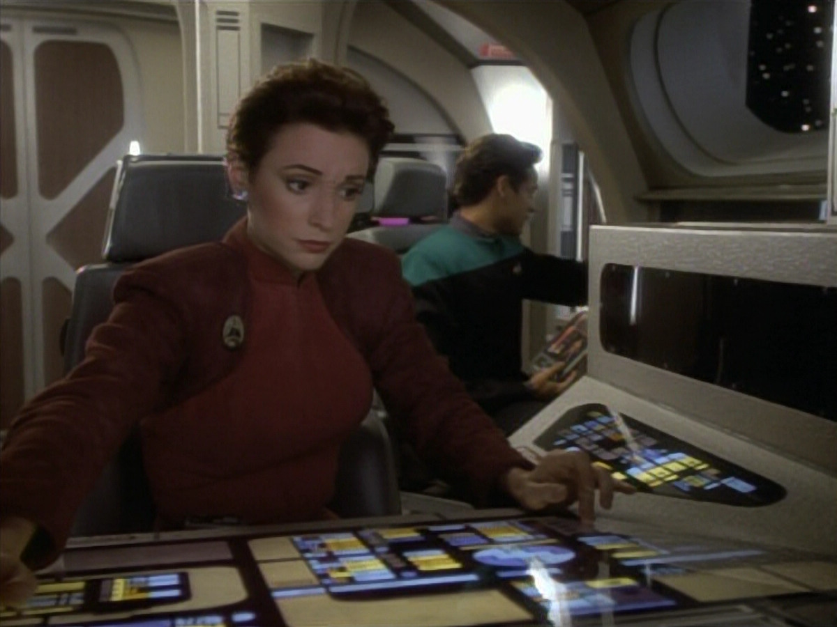 extant_StarTrekDS9_1x09-ThePassenger_00031.jpg