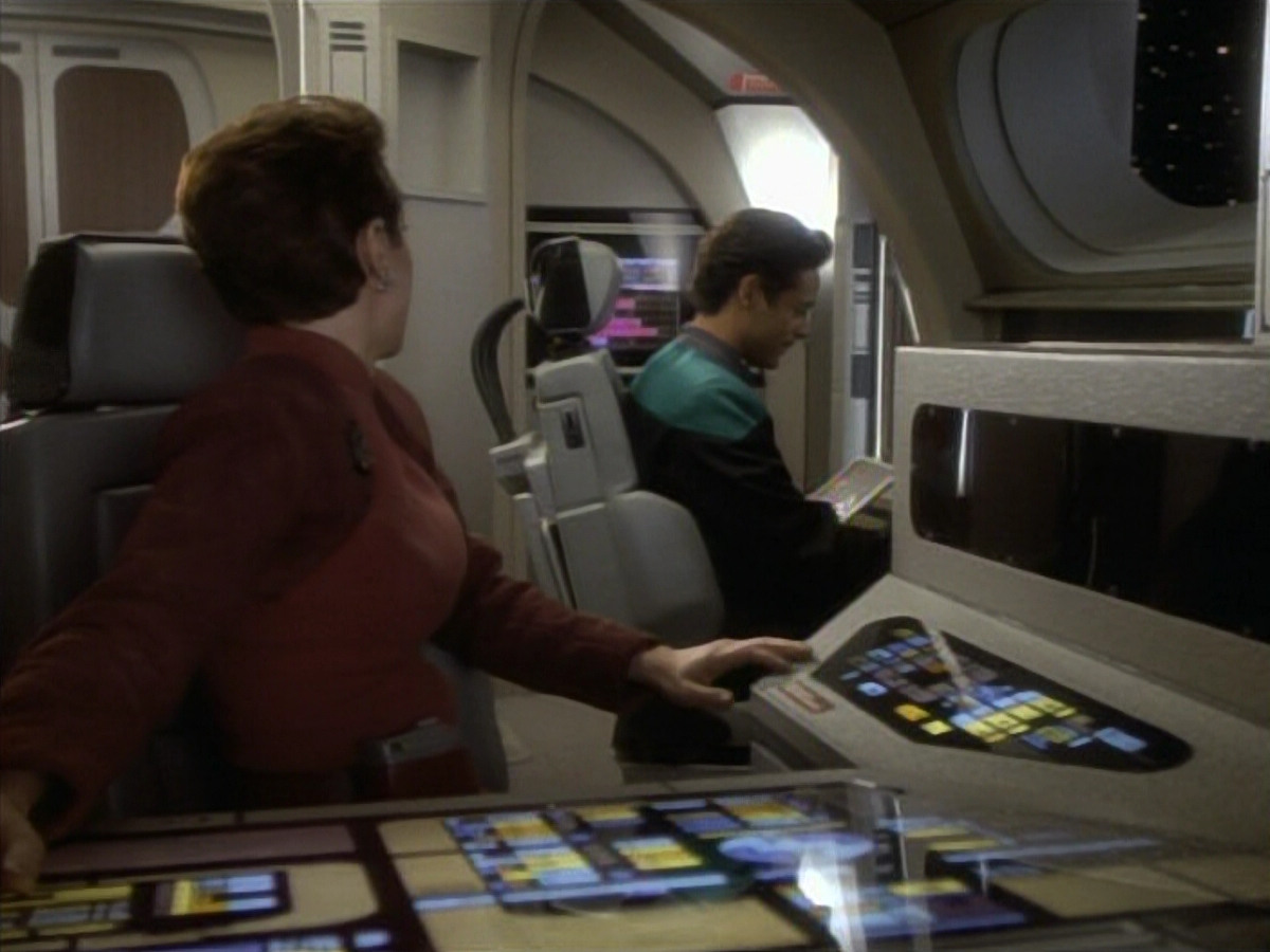 extant_StarTrekDS9_1x09-ThePassenger_00080.jpg