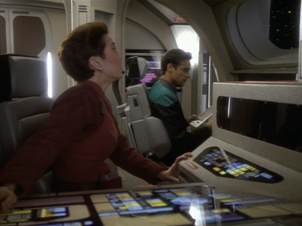 extant_StarTrekDS9_1x09-ThePassenger_00083.jpg