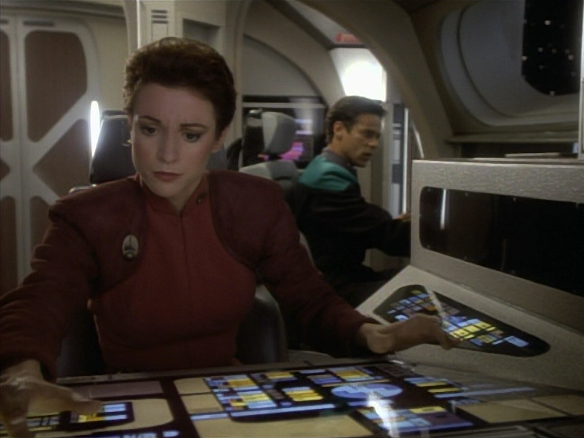 extant_StarTrekDS9_1x09-ThePassenger_00100.jpg