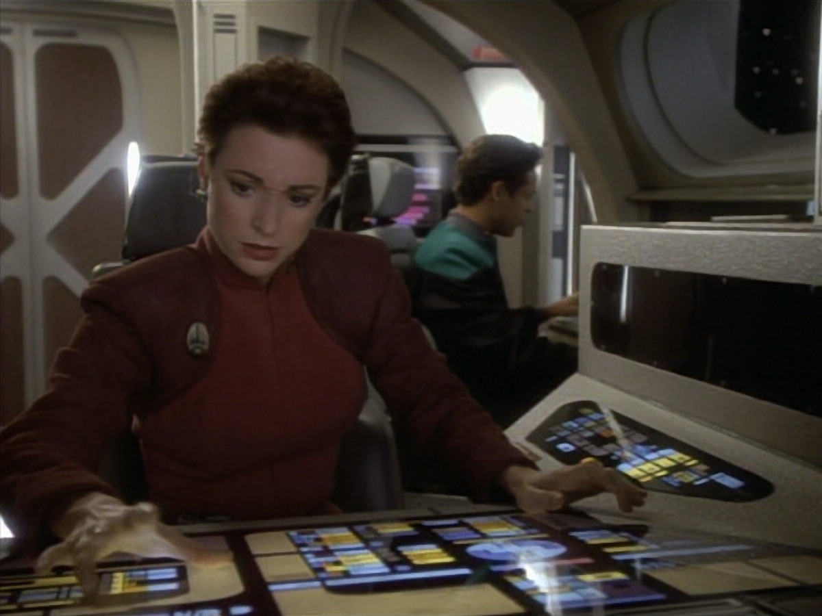 extant_StarTrekDS9_1x09-ThePassenger_00104.jpg