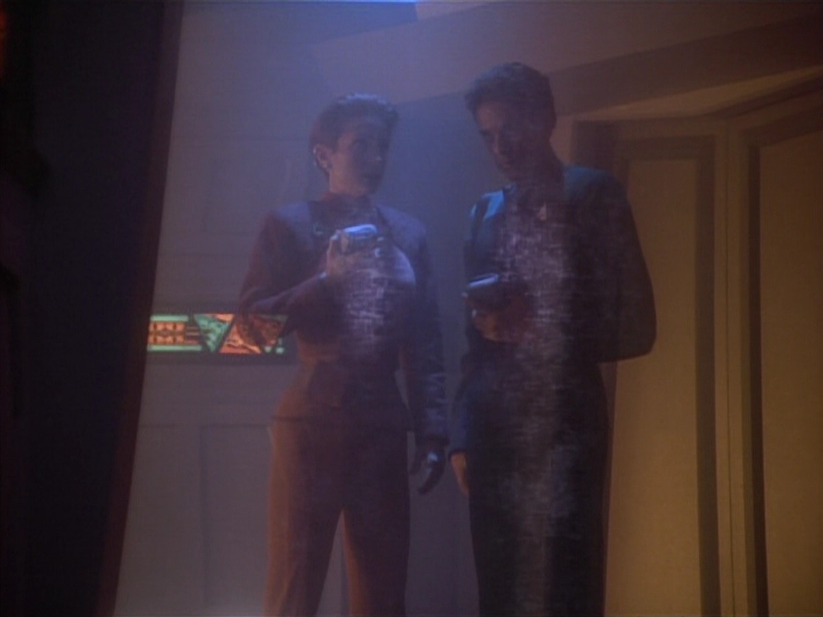 extant_StarTrekDS9_1x09-ThePassenger_00133.jpg