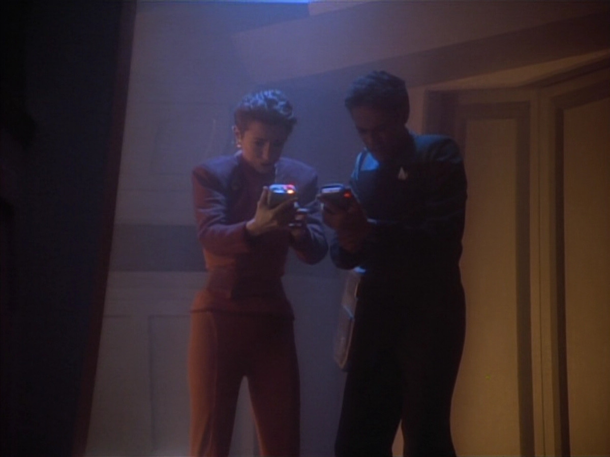 extant_StarTrekDS9_1x09-ThePassenger_00139.jpg