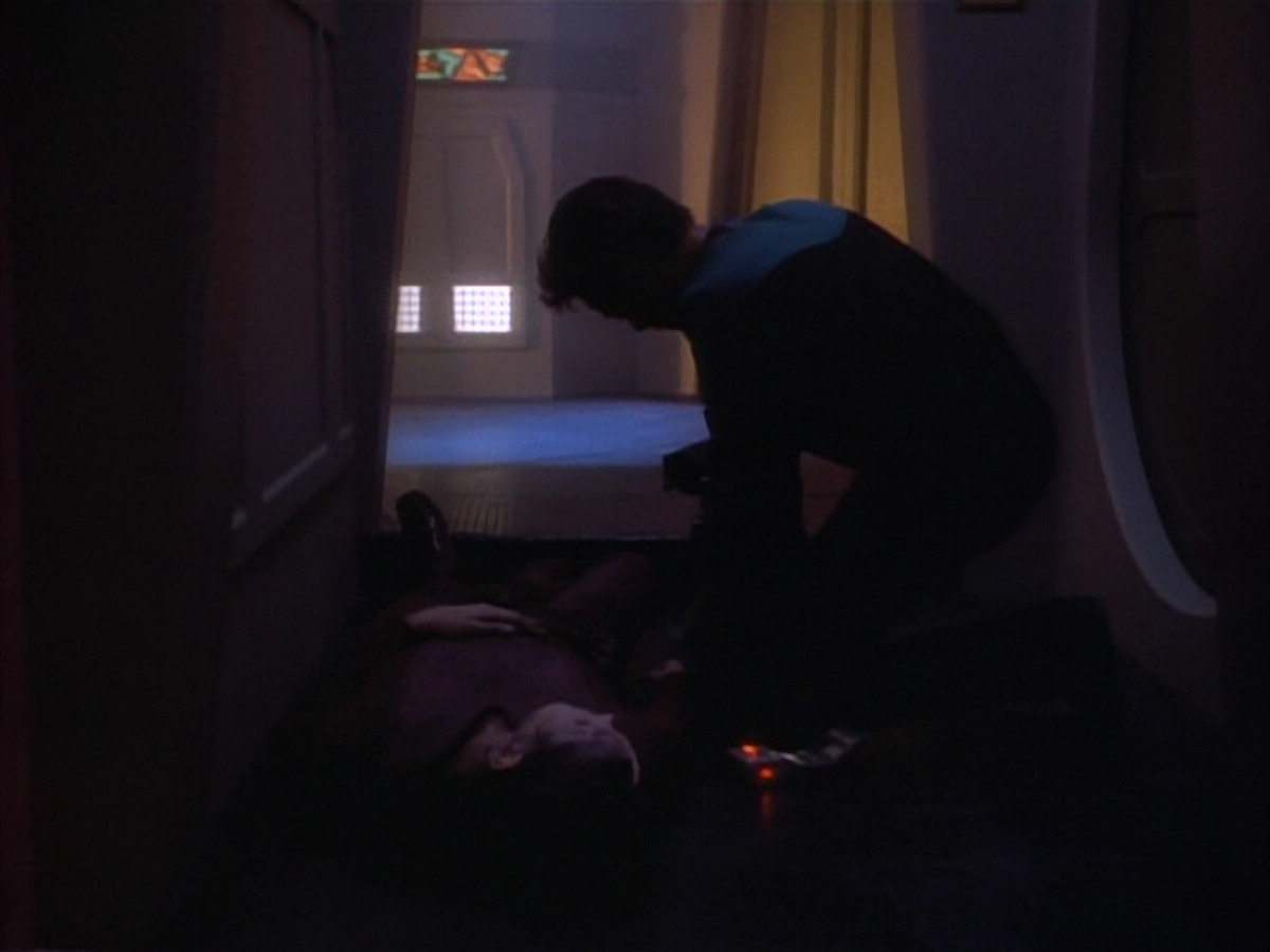 extant_StarTrekDS9_1x09-ThePassenger_00162.jpg