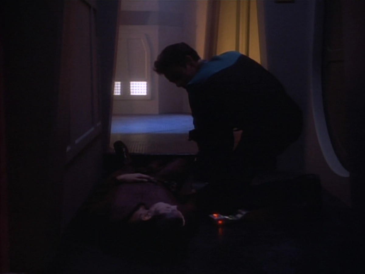 extant_StarTrekDS9_1x09-ThePassenger_00163.jpg