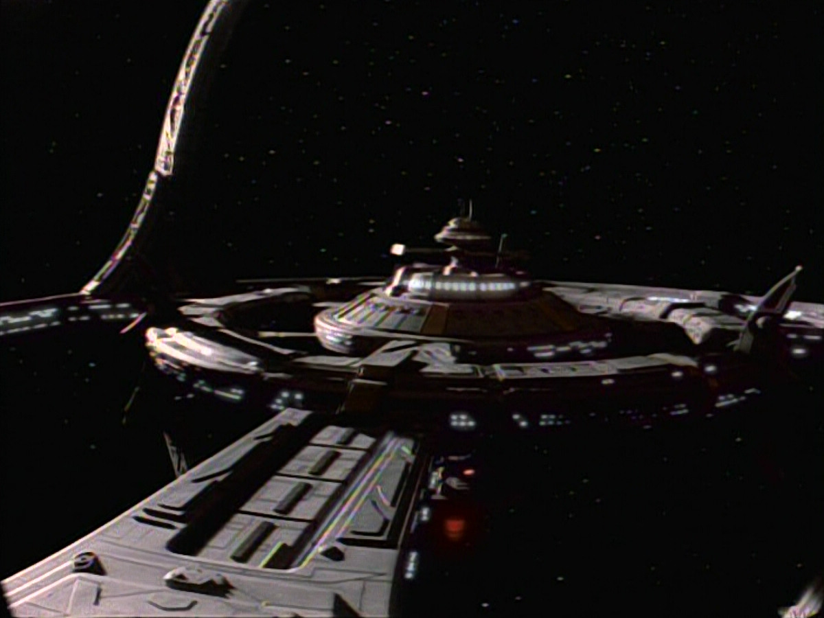 extant_StarTrekDS9_1x09-ThePassenger_00477.jpg