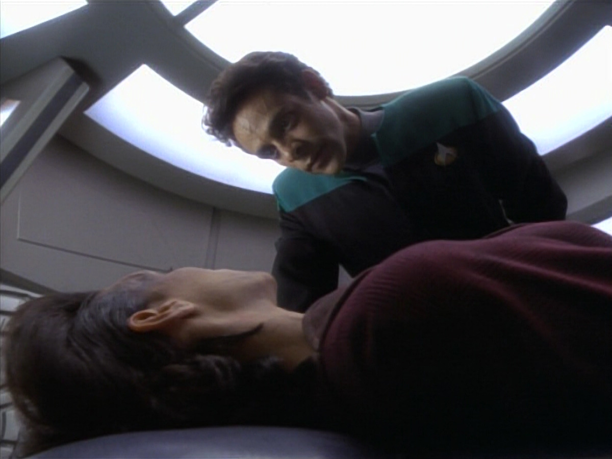 extant_StarTrekDS9_1x09-ThePassenger_00509.jpg