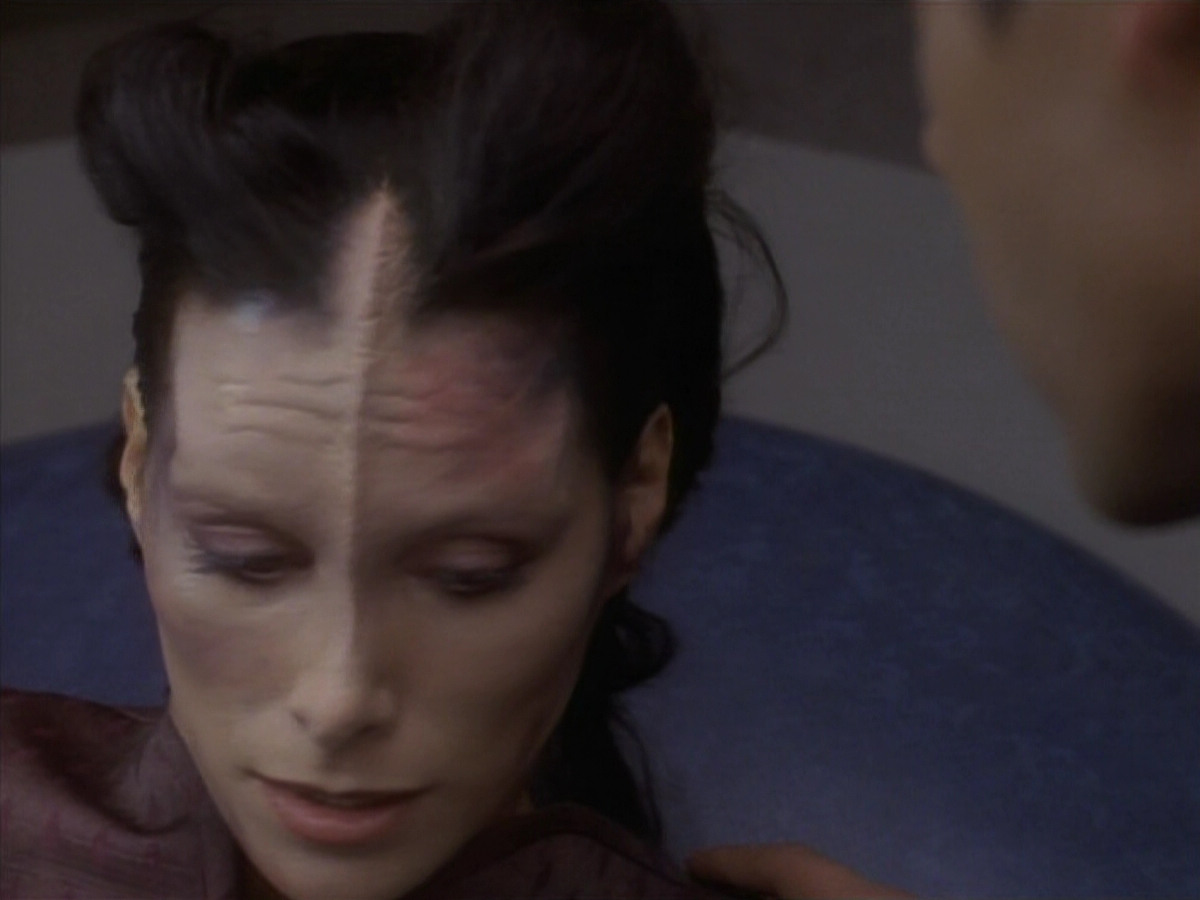 extant_StarTrekDS9_1x09-ThePassenger_00541.jpg