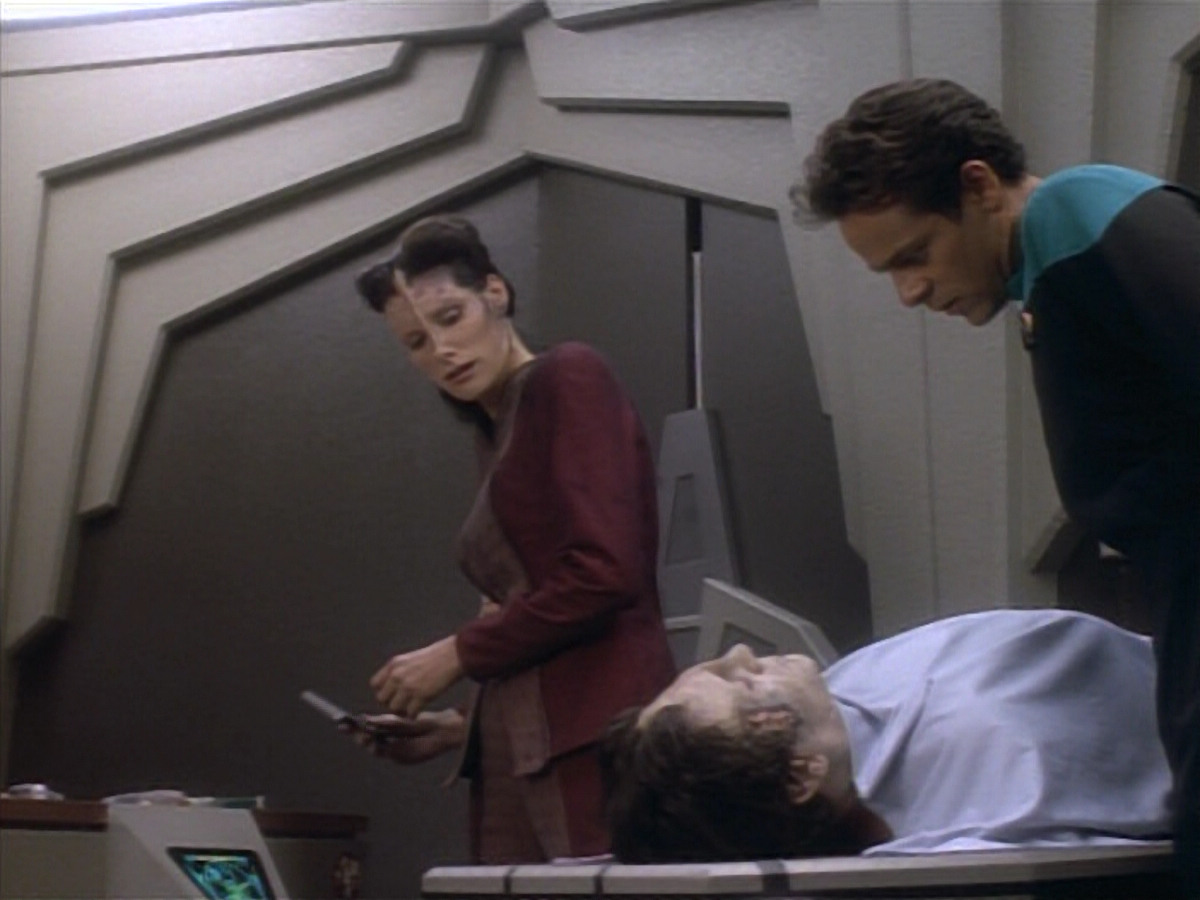 extant_StarTrekDS9_1x09-ThePassenger_00620.jpg