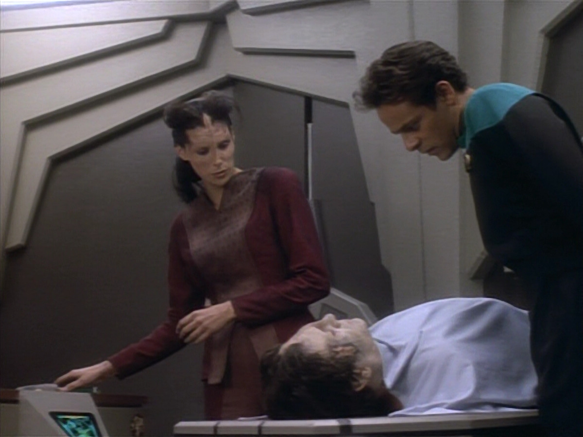 extant_StarTrekDS9_1x09-ThePassenger_00624.jpg