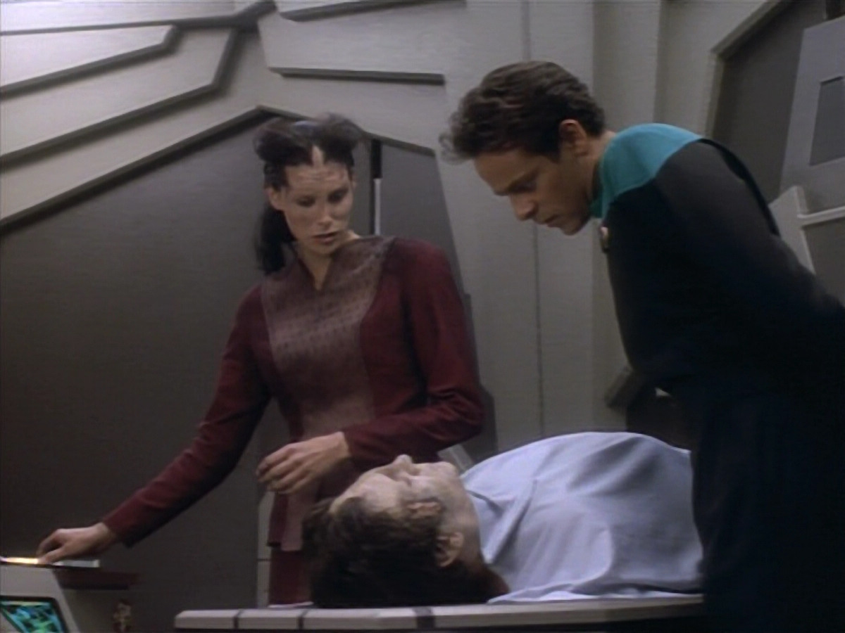extant_StarTrekDS9_1x09-ThePassenger_00625.jpg