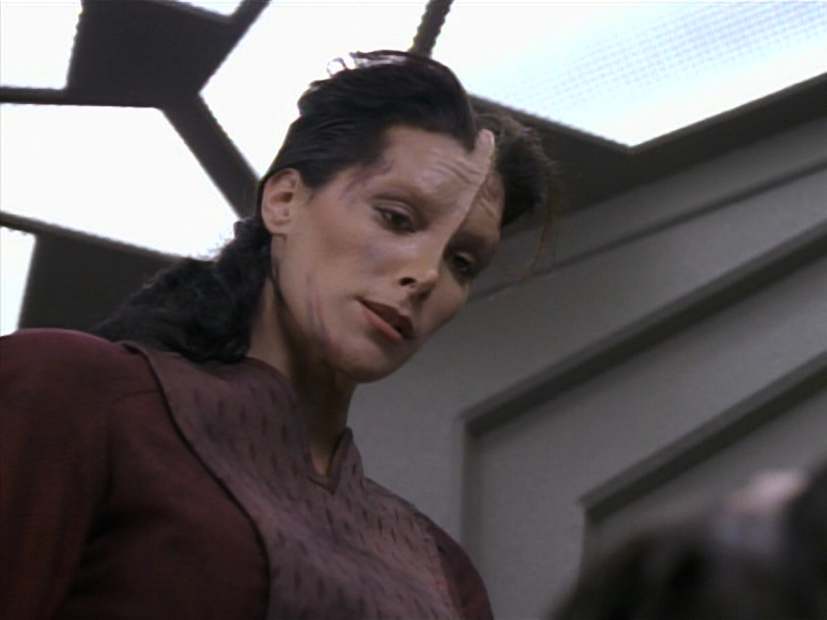 extant_StarTrekDS9_1x09-ThePassenger_00641.jpg