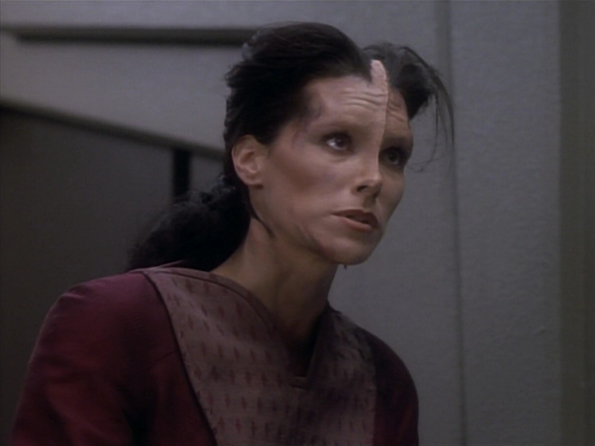 extant_StarTrekDS9_1x09-ThePassenger_00650.jpg