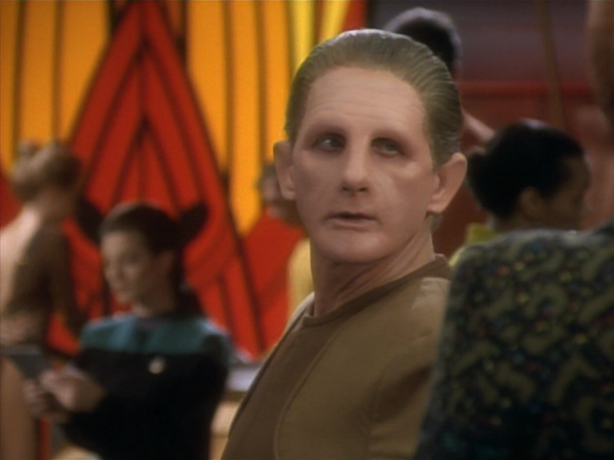 extant_StarTrekDS9_1x09-ThePassenger_00729.jpg