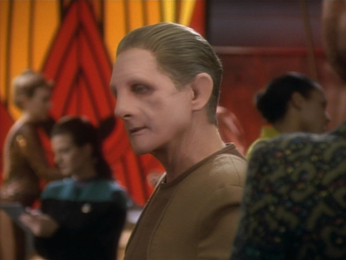 extant_StarTrekDS9_1x09-ThePassenger_00736.jpg