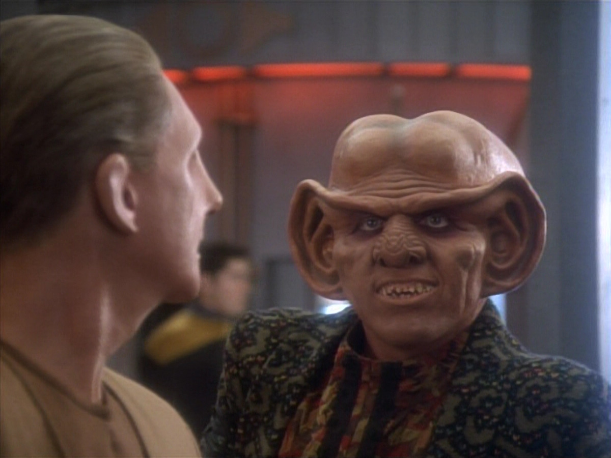 extant_StarTrekDS9_1x09-ThePassenger_00801.jpg