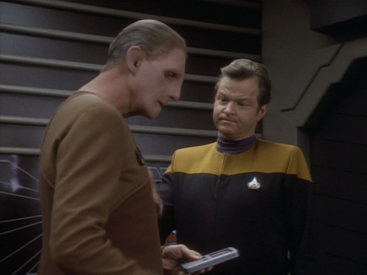 extant_StarTrekDS9_1x09-ThePassenger_01197.jpg