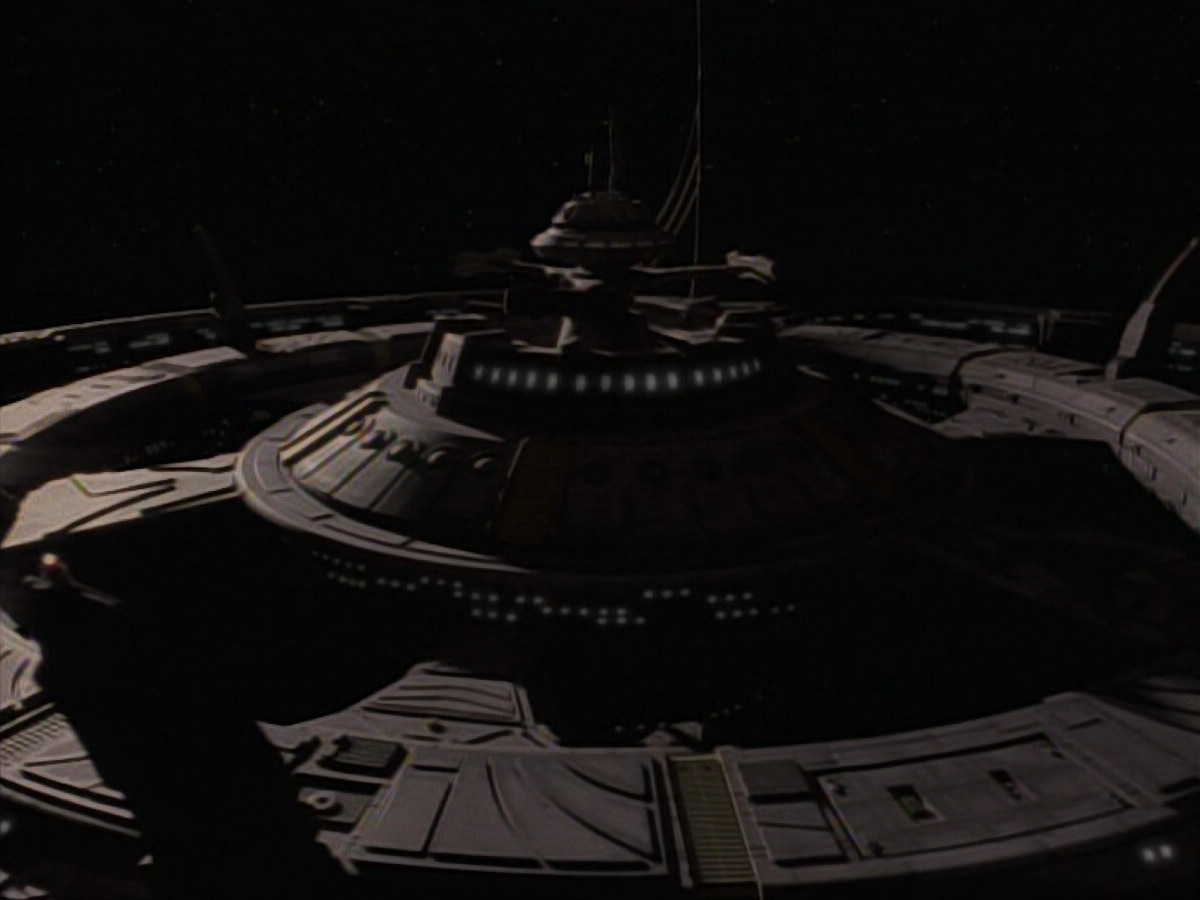 extant_StarTrekDS9_1x09-ThePassenger_01283.jpg