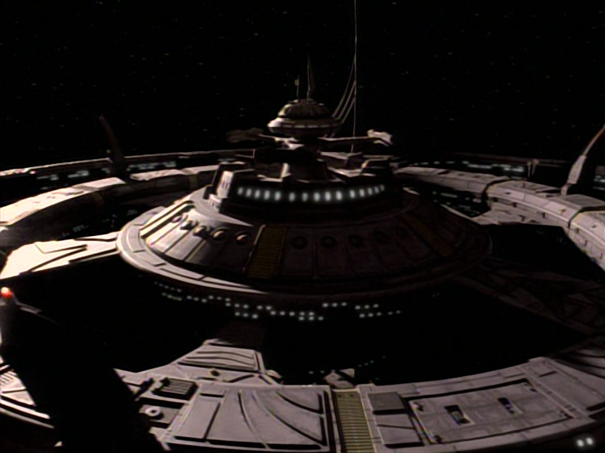 extant_StarTrekDS9_1x09-ThePassenger_01284.jpg