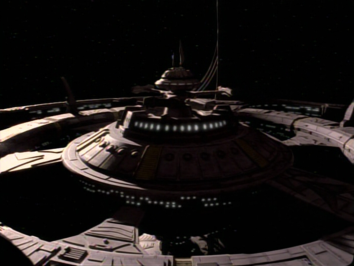 extant_StarTrekDS9_1x09-ThePassenger_01290.jpg