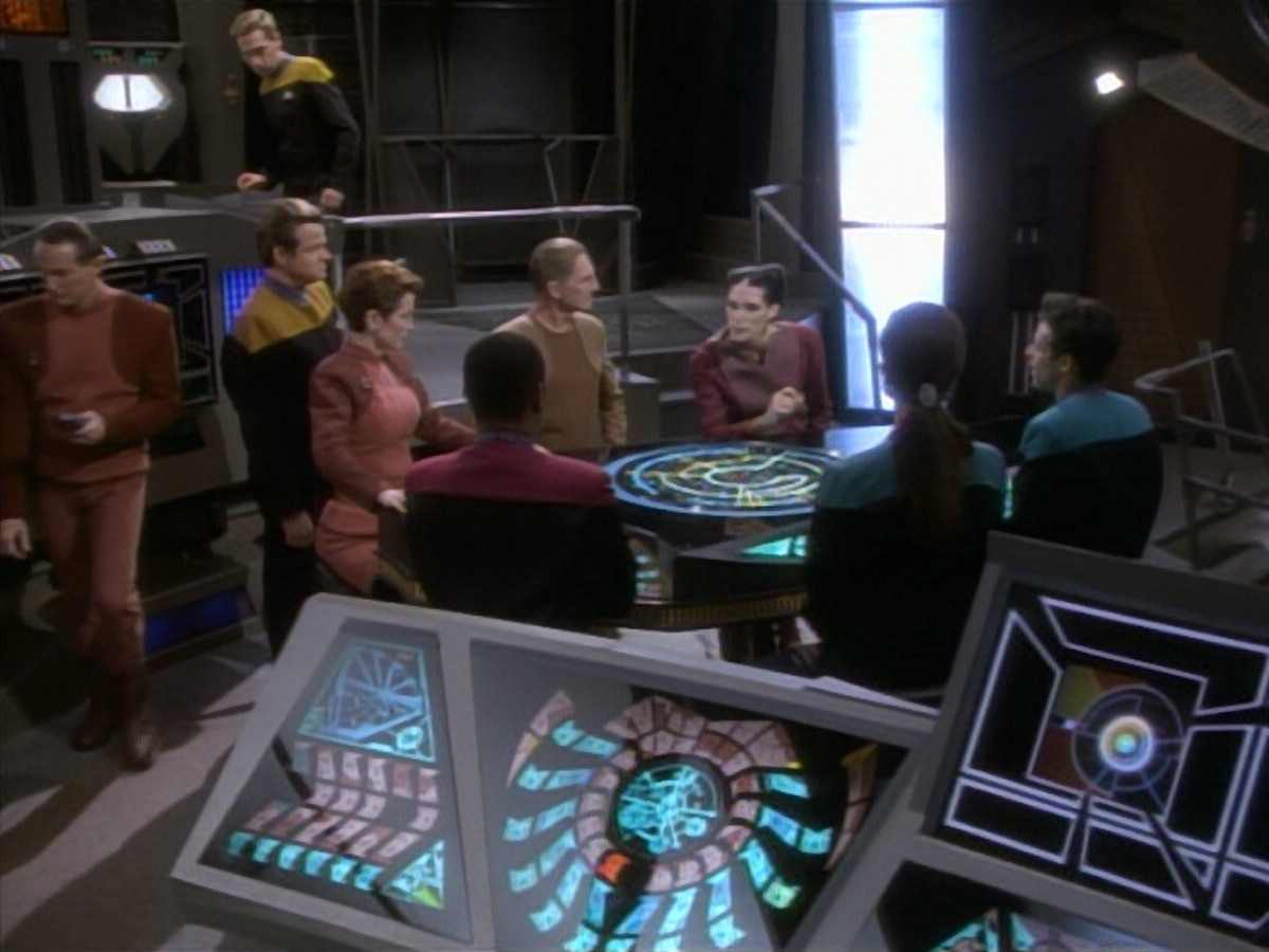 extant_StarTrekDS9_1x09-ThePassenger_01296.jpg