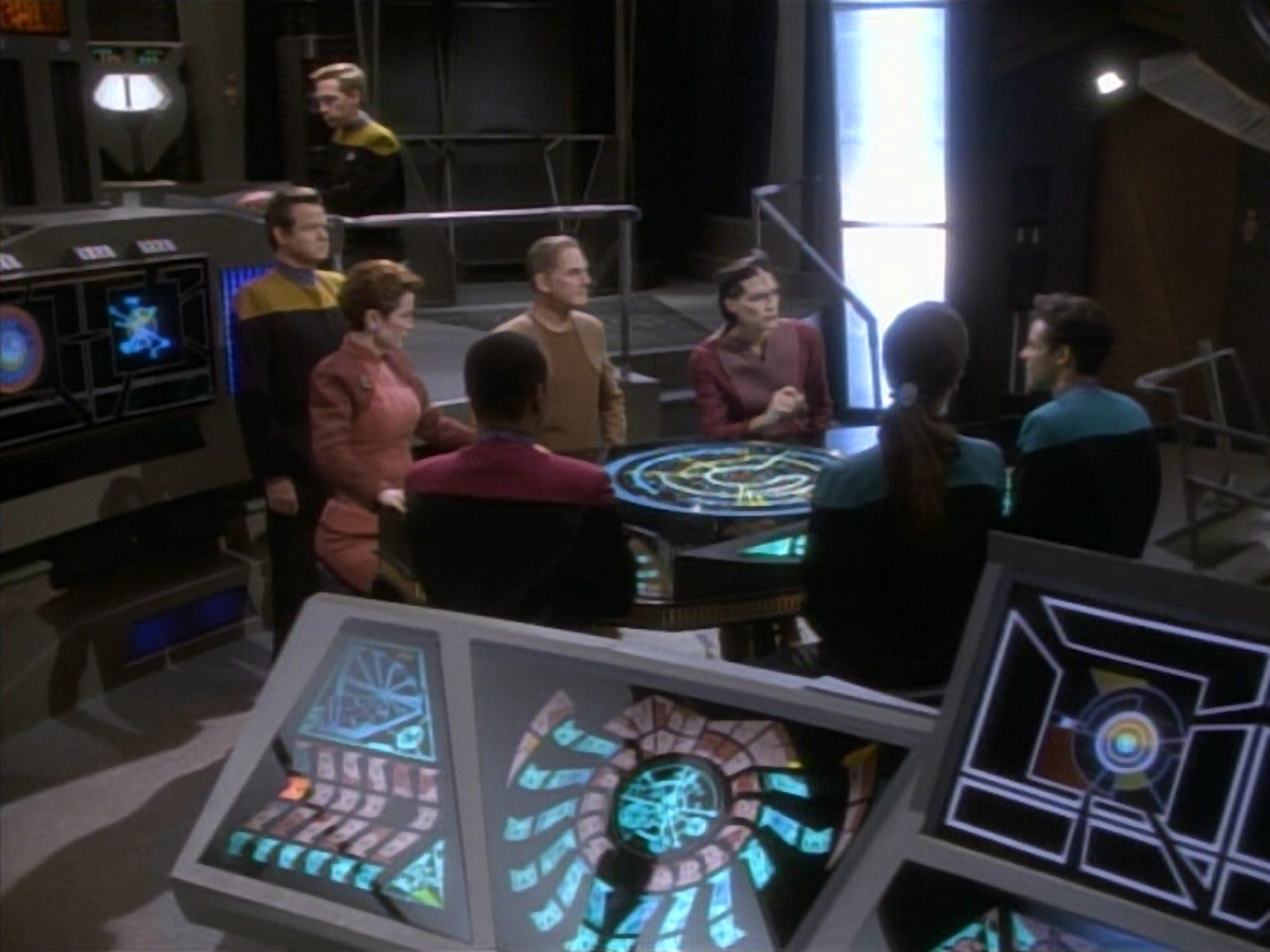 extant_StarTrekDS9_1x09-ThePassenger_01300.jpg