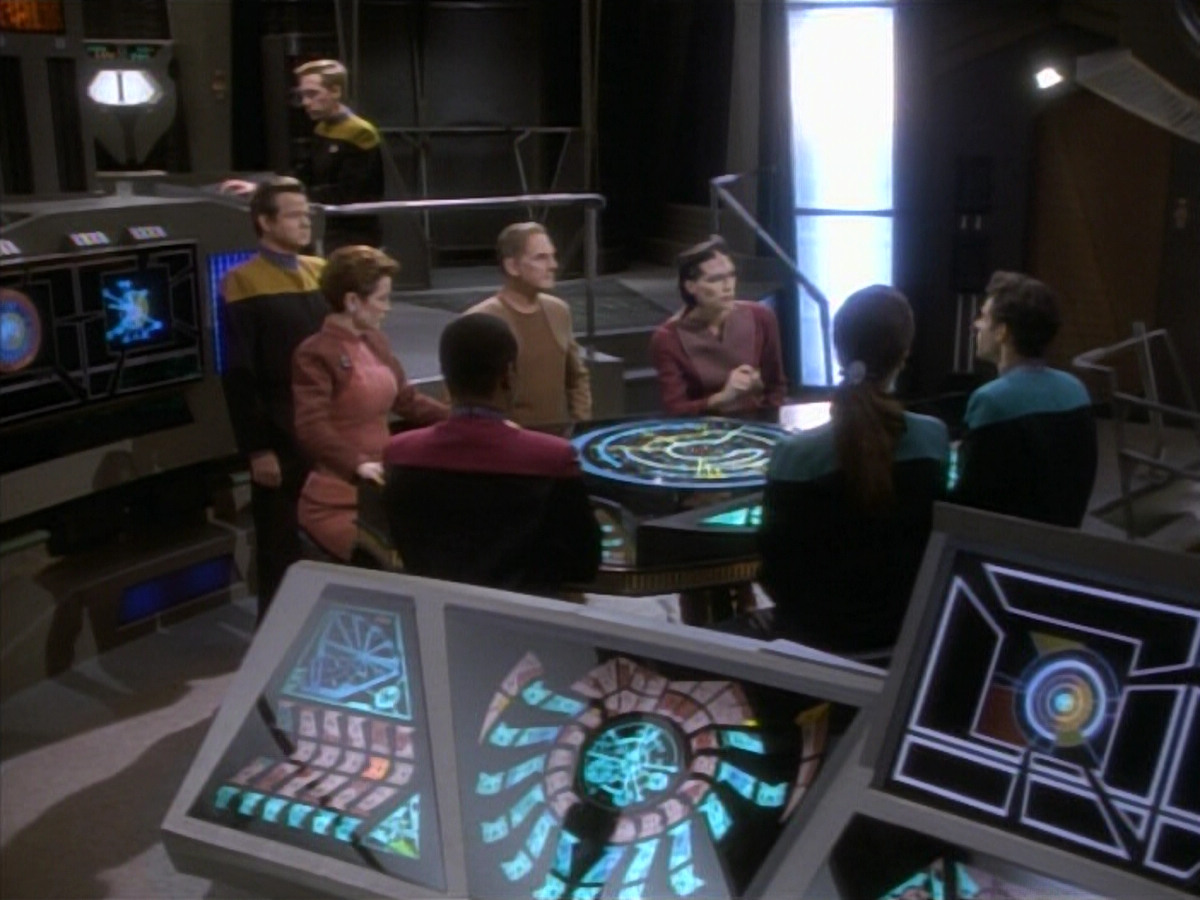extant_StarTrekDS9_1x09-ThePassenger_01301.jpg