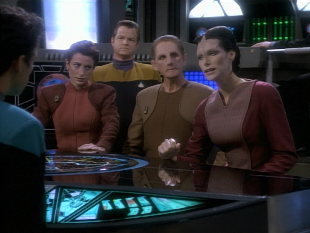 extant_StarTrekDS9_1x09-ThePassenger_01305.jpg