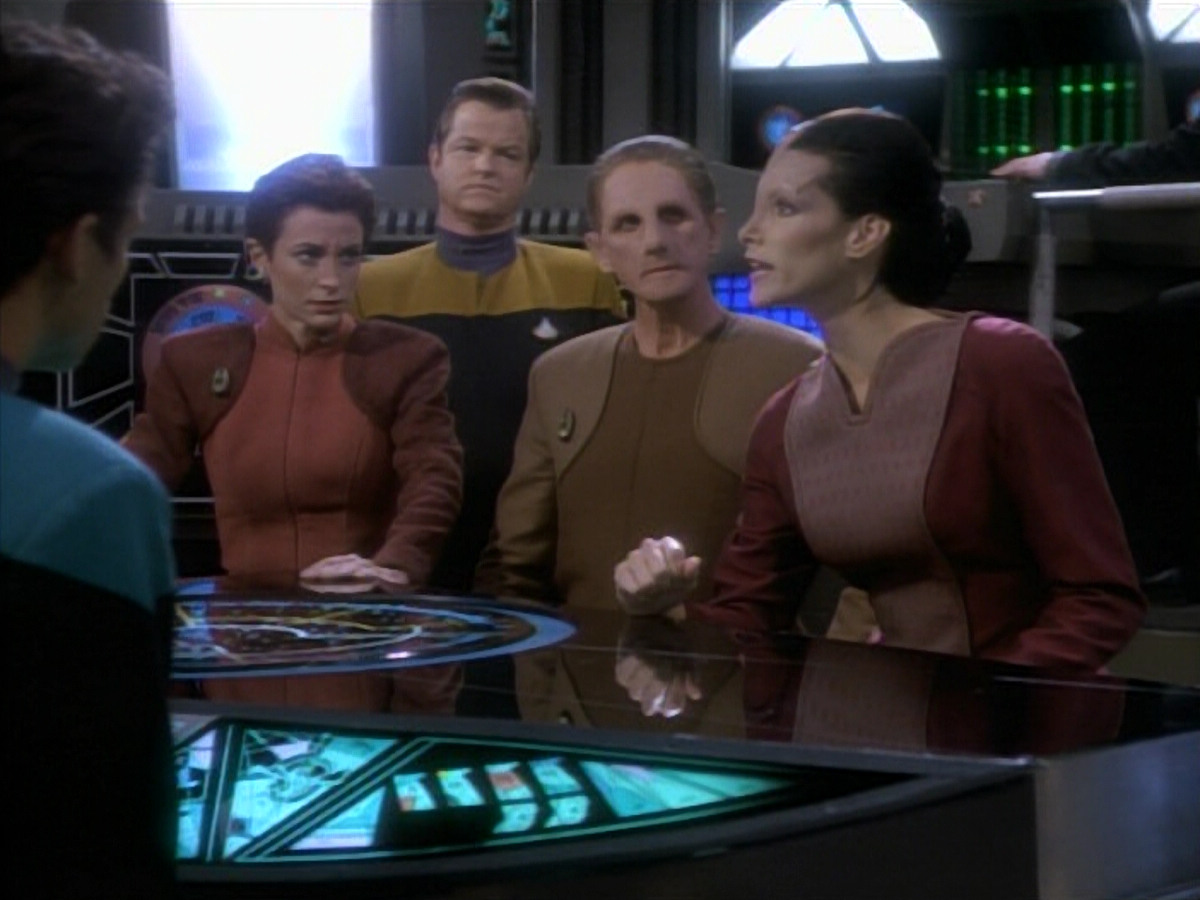 extant_StarTrekDS9_1x09-ThePassenger_01309.jpg