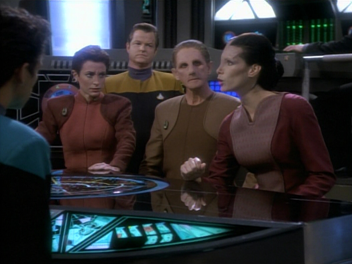 extant_StarTrekDS9_1x09-ThePassenger_01310.jpg