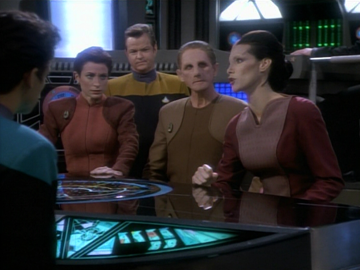 extant_StarTrekDS9_1x09-ThePassenger_01315.jpg