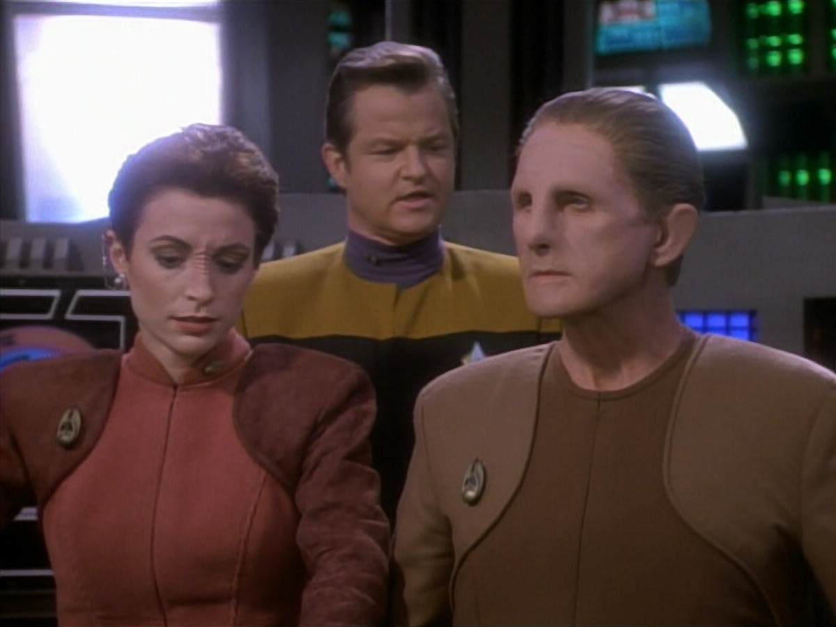 extant_StarTrekDS9_1x09-ThePassenger_01322.jpg