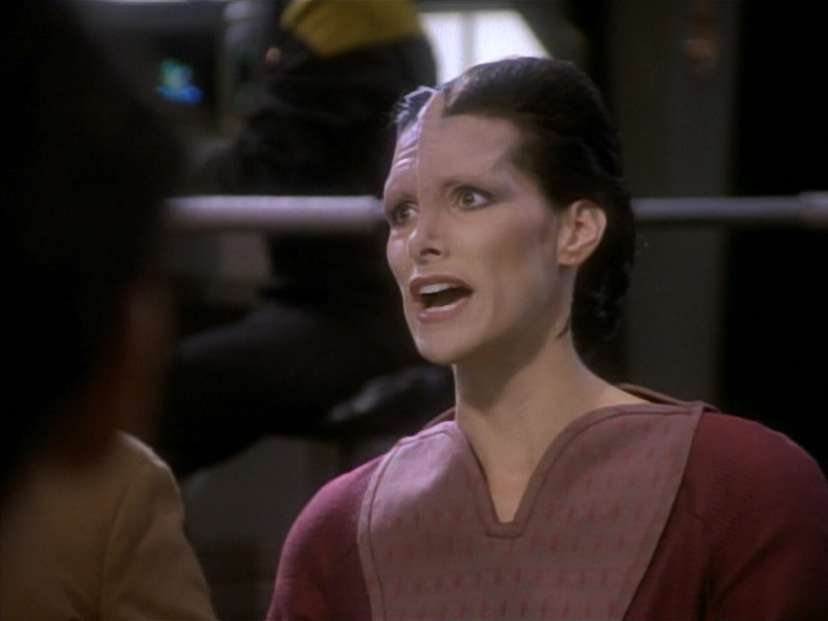 extant_StarTrekDS9_1x09-ThePassenger_01441.jpg