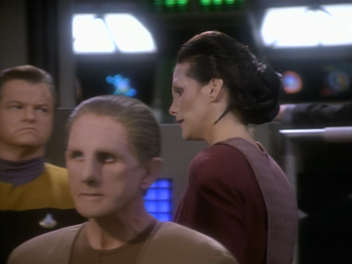 extant_StarTrekDS9_1x09-ThePassenger_01462.jpg
