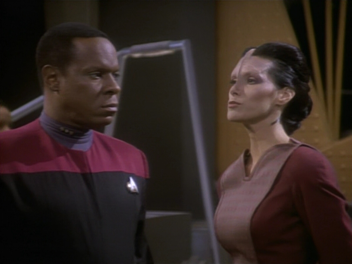 extant_StarTrekDS9_1x09-ThePassenger_01469.jpg