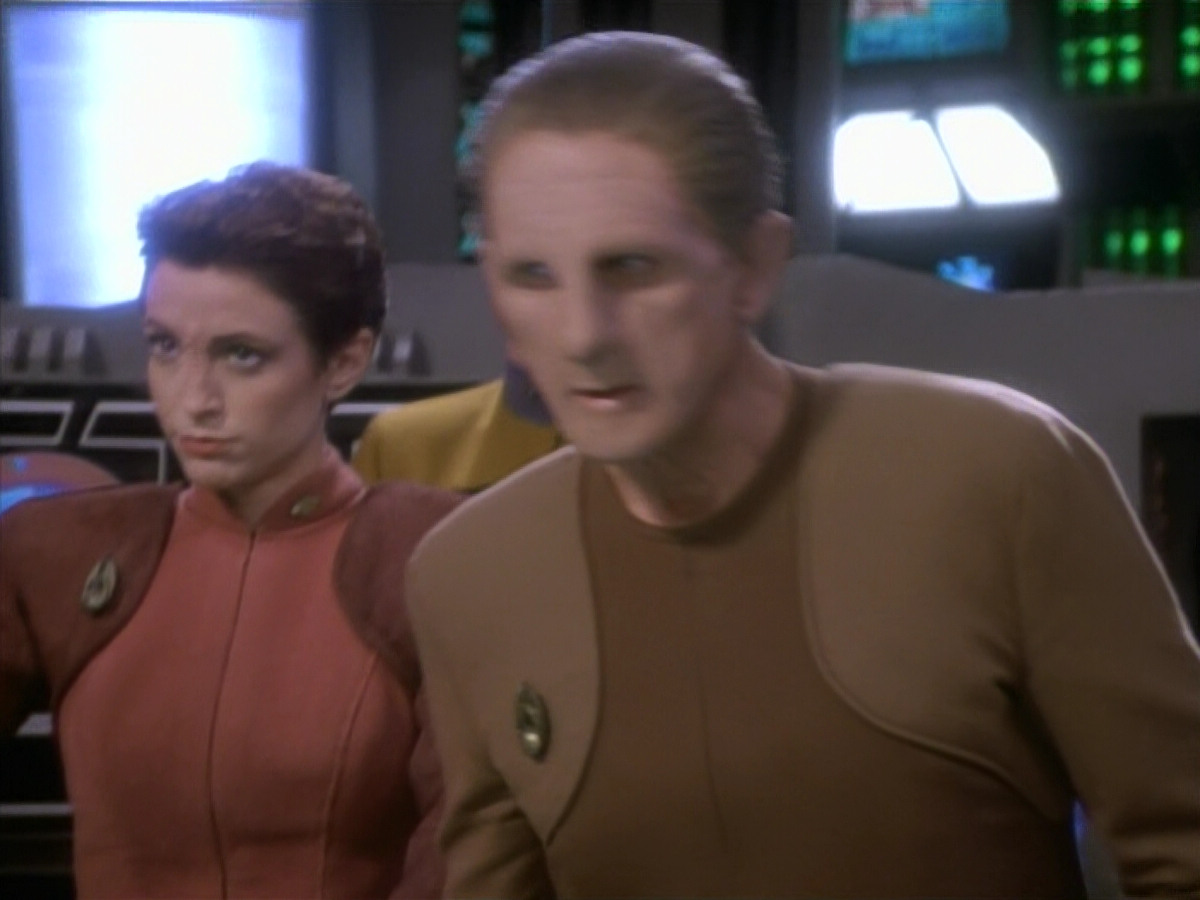 extant_StarTrekDS9_1x09-ThePassenger_01529.jpg