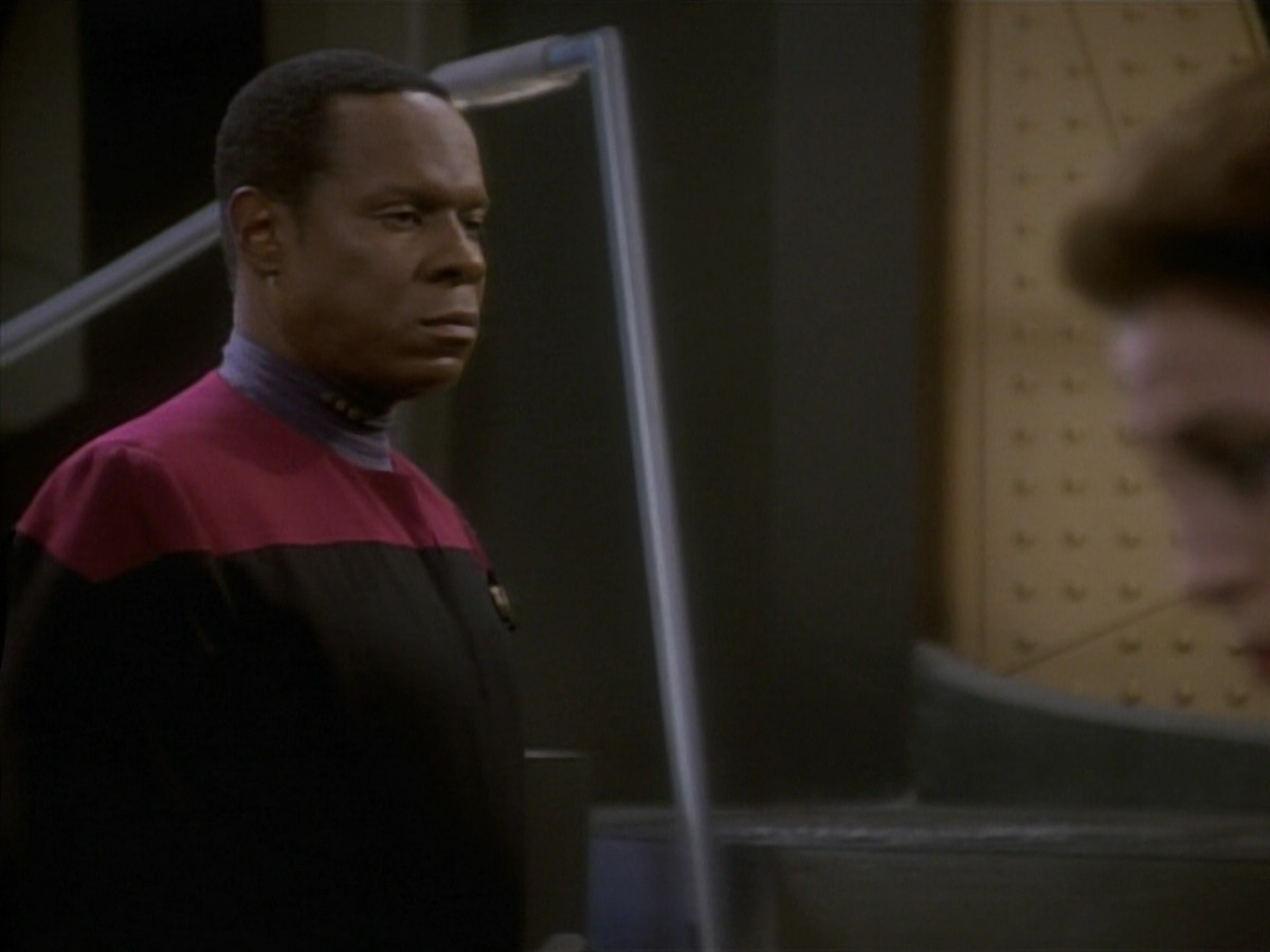 extant_StarTrekDS9_1x09-ThePassenger_01534.jpg