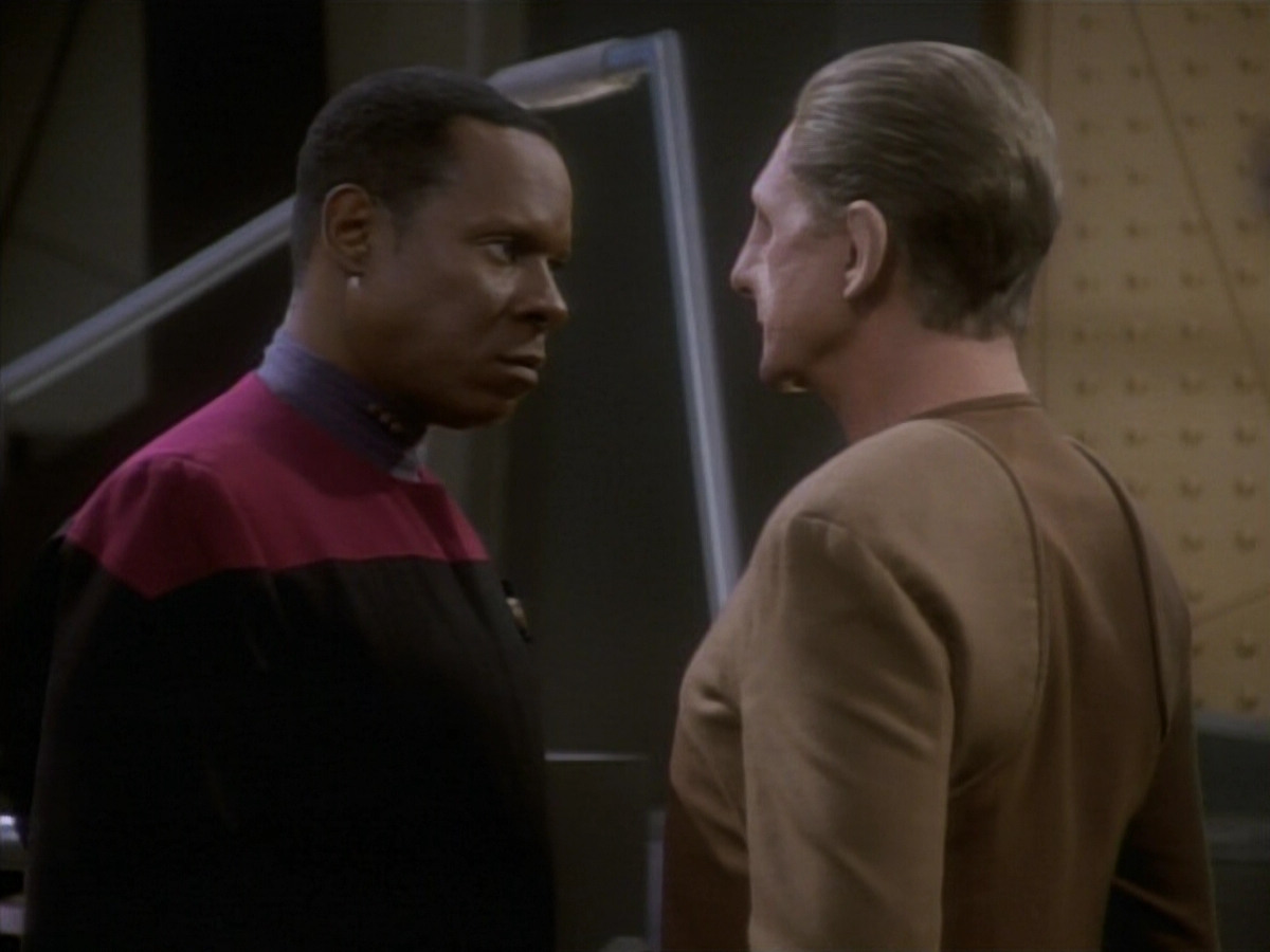 extant_StarTrekDS9_1x09-ThePassenger_01539.jpg