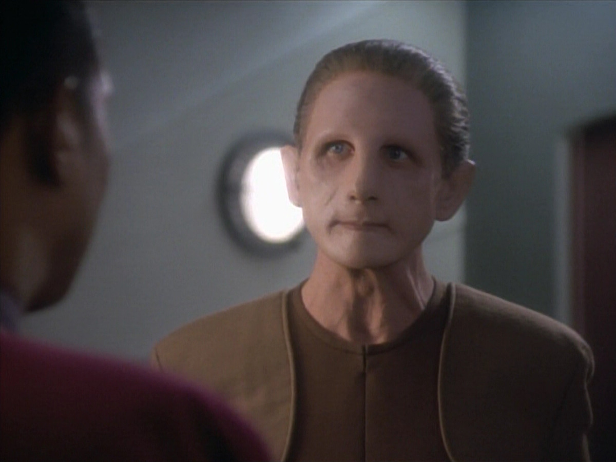 extant_StarTrekDS9_1x09-ThePassenger_01564.jpg