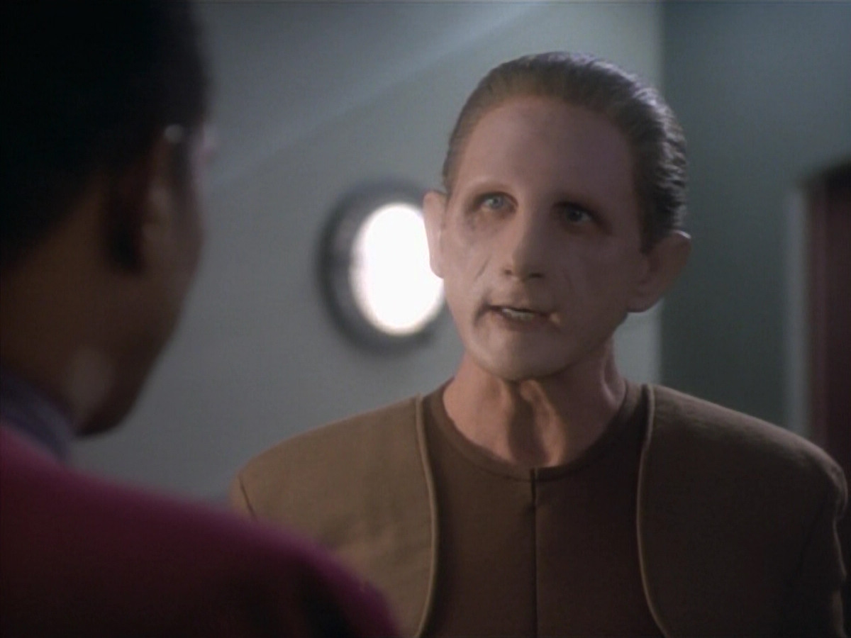 extant_StarTrekDS9_1x09-ThePassenger_01580.jpg