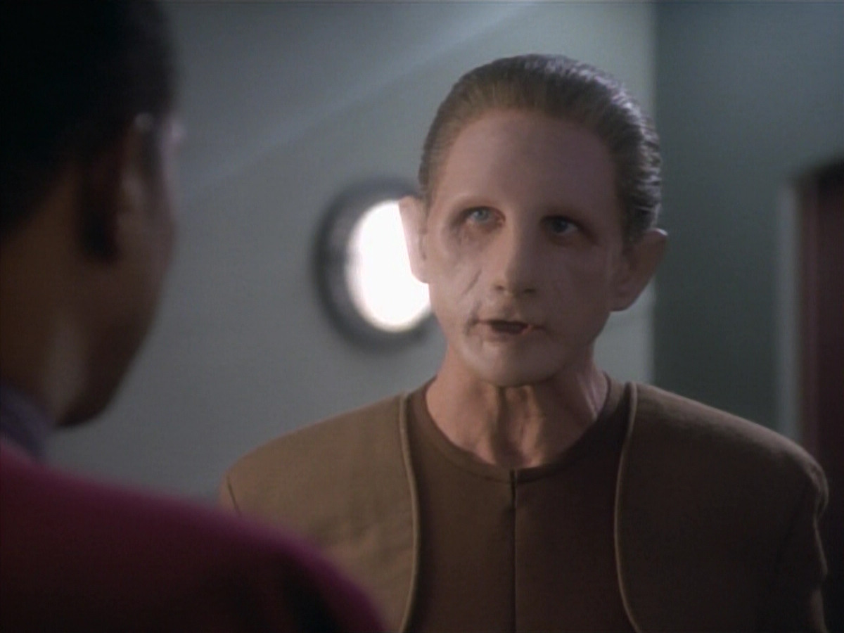 extant_StarTrekDS9_1x09-ThePassenger_01585.jpg