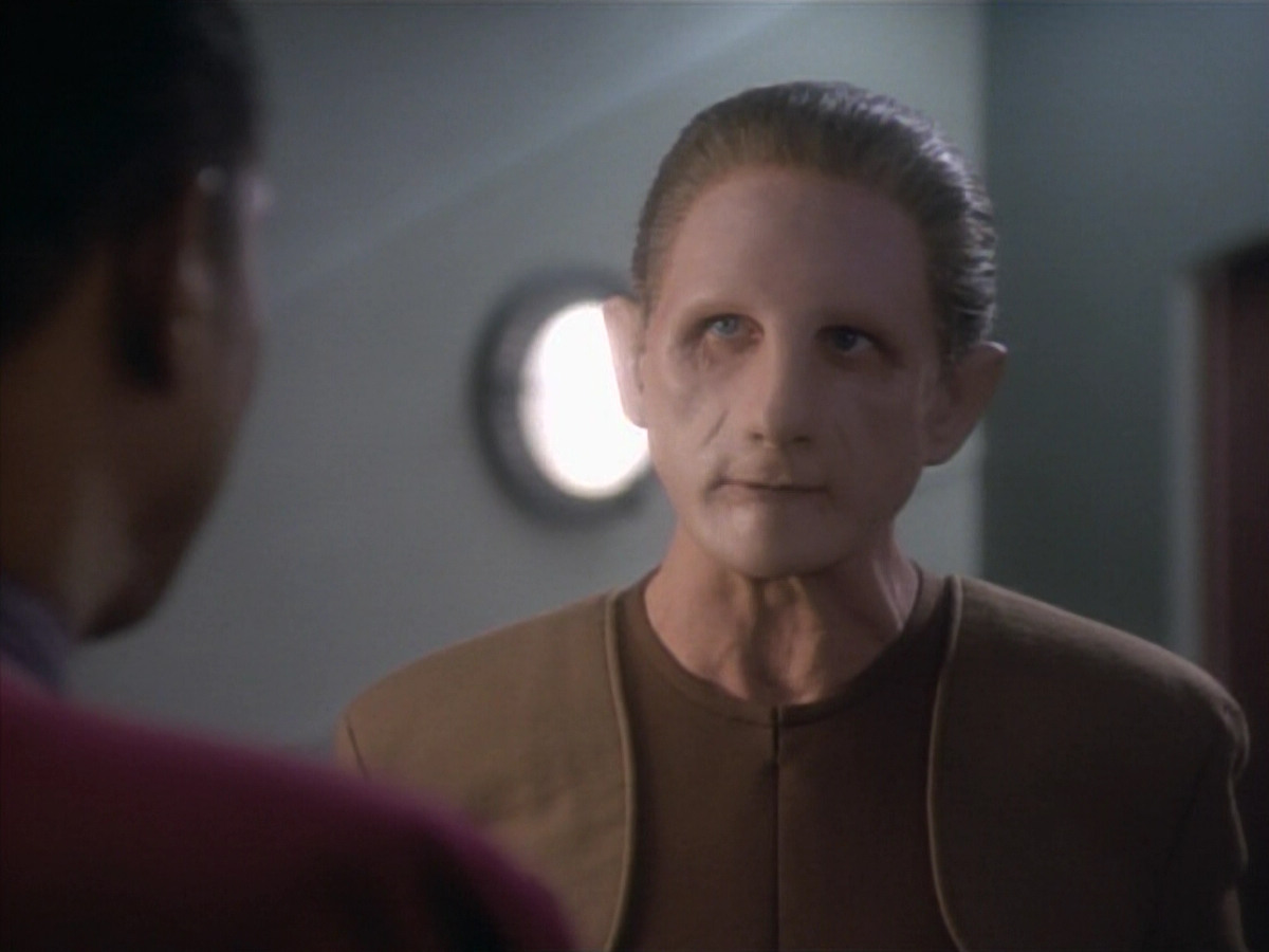 extant_StarTrekDS9_1x09-ThePassenger_01586.jpg