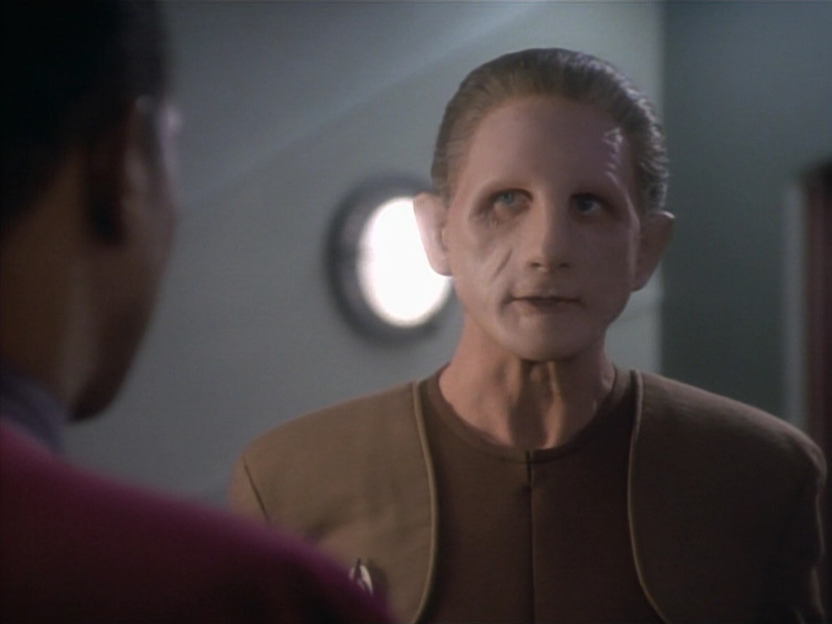 extant_StarTrekDS9_1x09-ThePassenger_01613.jpg