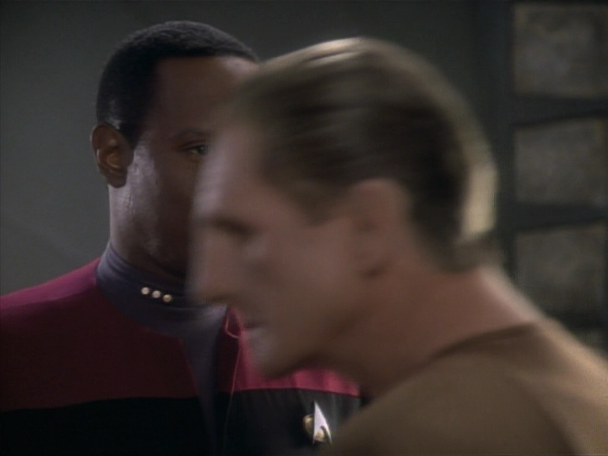 extant_StarTrekDS9_1x09-ThePassenger_01656.jpg
