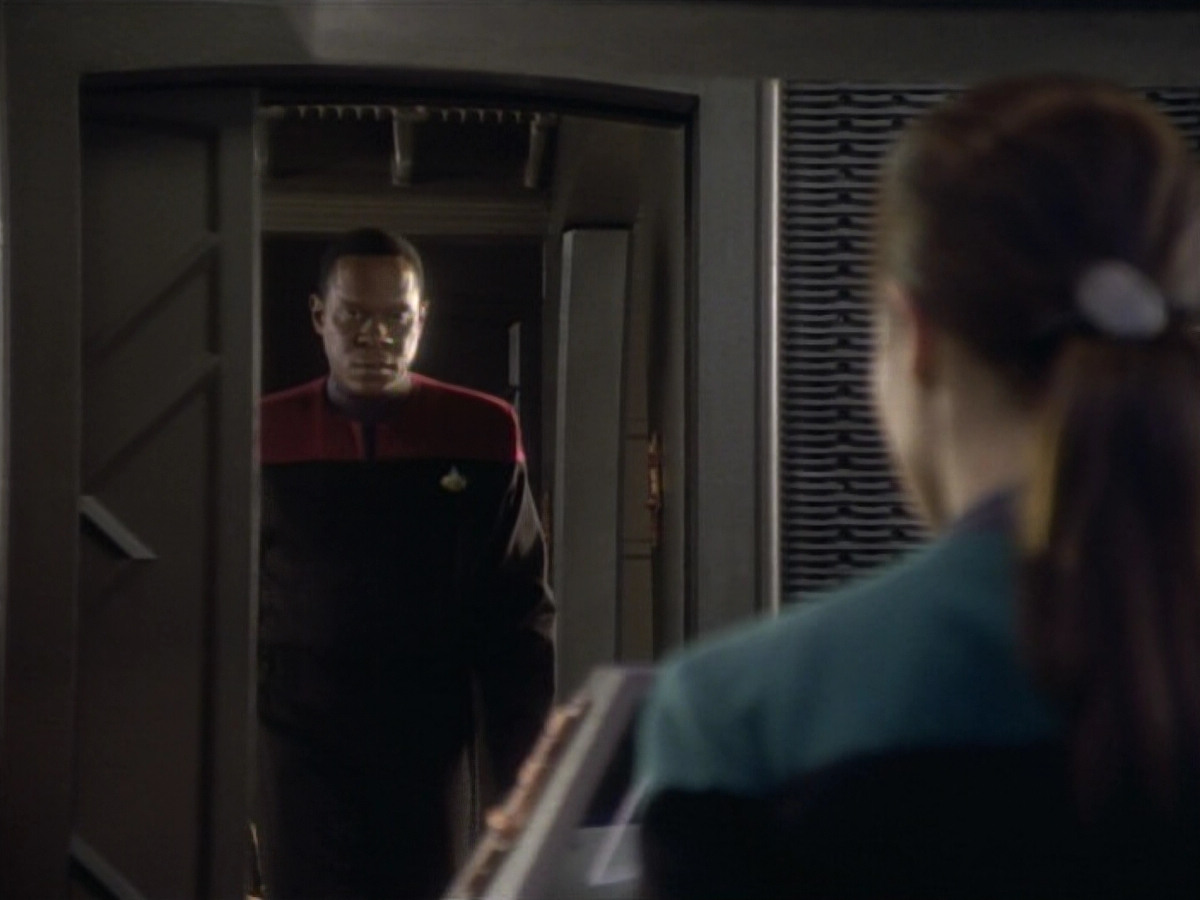 extant_StarTrekDS9_1x09-ThePassenger_01666.jpg