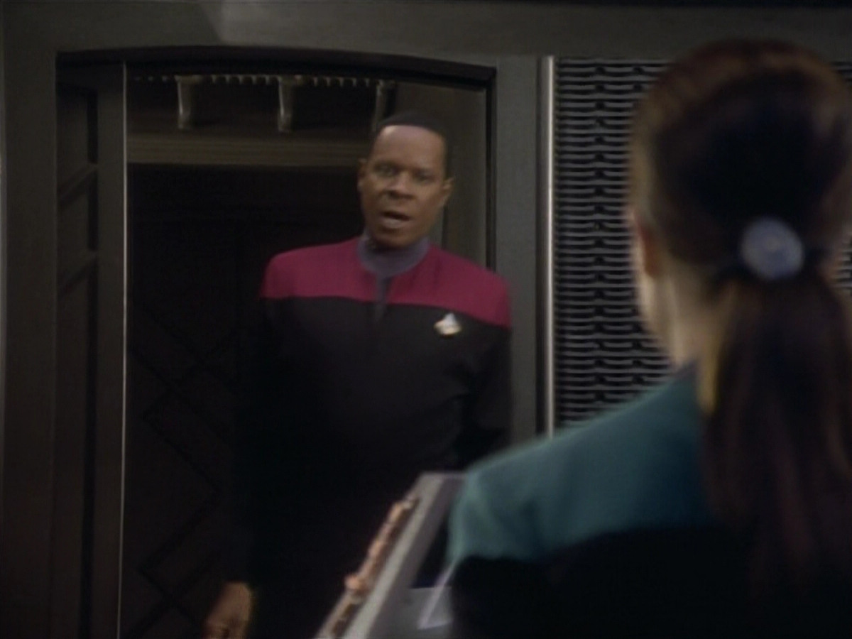 extant_StarTrekDS9_1x09-ThePassenger_01667.jpg