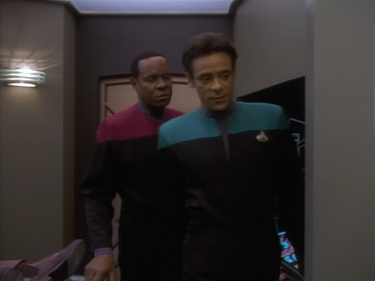 extant_StarTrekDS9_1x09-ThePassenger_02426.jpg